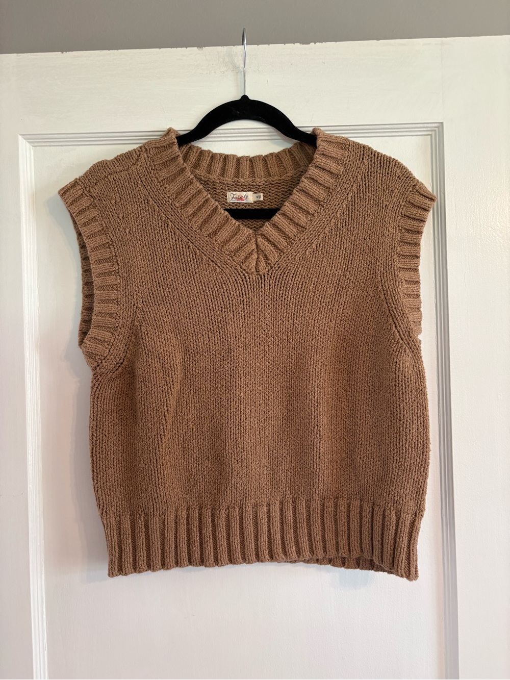 Women's Faherty Chunky Brown Sweater Vest Size Medium